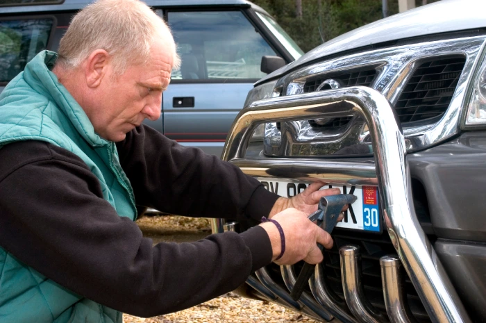 Retrouver le propriétaire d’une voiture grâce à sa plaque d’immatriculation, c’est possible ?