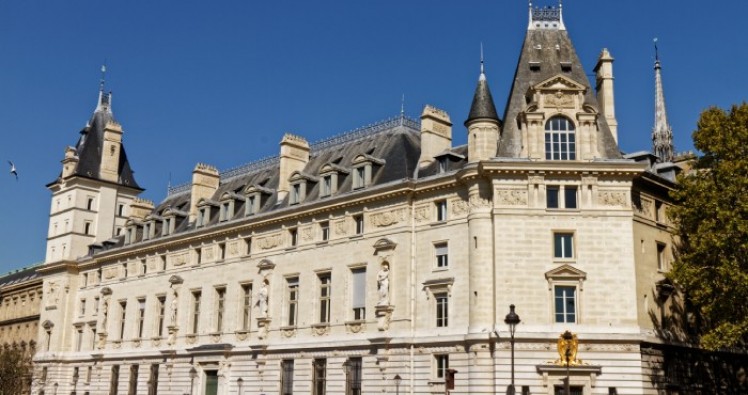 Titre de séjour : comment prendre rendez-vous à la préfecture de Paris ?